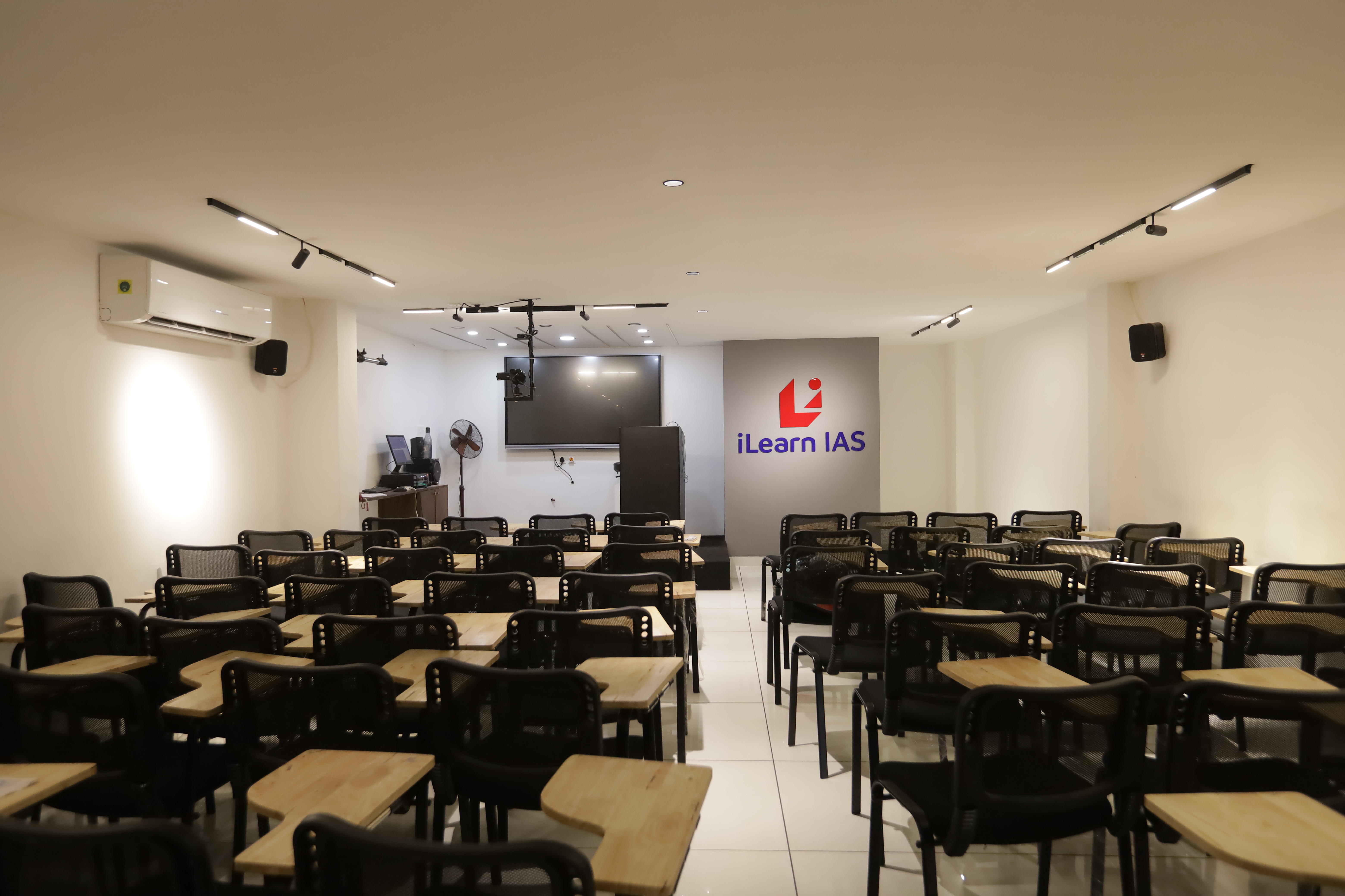 iLearn IAS classroom